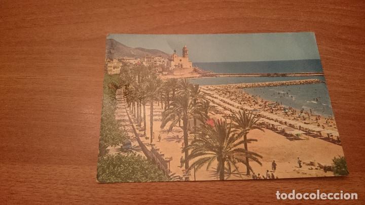Postales: POSTAL SITGES PASEO RIBERA Y PLAYA SIN CIRCULAR - Foto 1