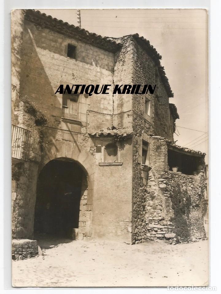 Cartes Postales: CERVIA DE TER / PUERTA DE LA CALLE HOSPITAL / FOTO COSVI / SIN FRANQUEAR
