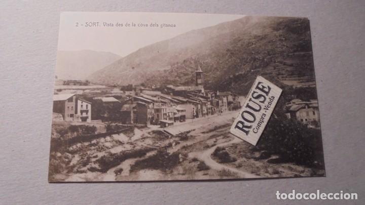Postkarten: 2 - SORT . VISTA DES DE LA COVA DELS GITANOS . FOTOTIP THOMAS SILVI GORD&Oacute; MONTA&Ntilde;A FOTGR. 14X9 CM.