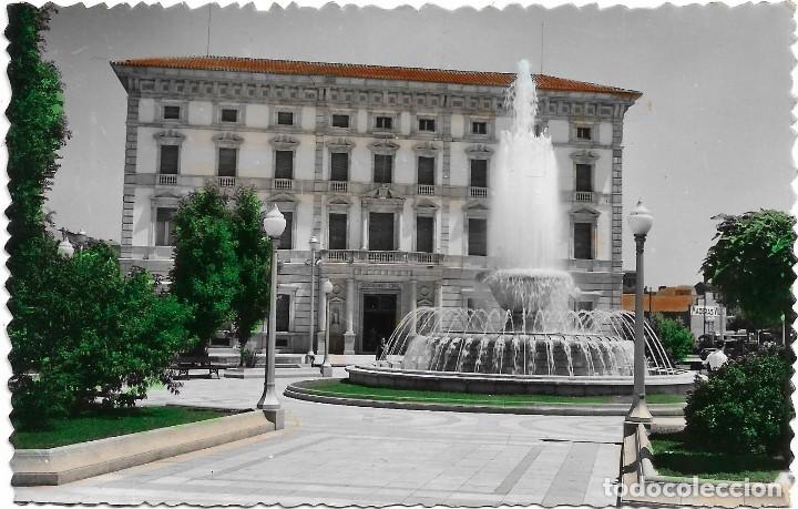 Postales: LERIDA N&ordm; 61 .- EDIFICIO GOBIERNO CIVIL Y FUENTE LUMINOSA .- EDICIONES SICILIA