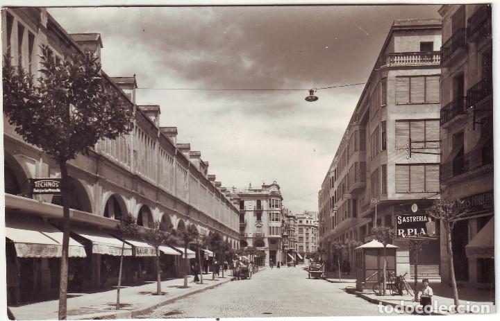 Postales: PE-566  TORTOSA . AVENIDA DEL GENERAL&Iacute;SIMO - Foto 1