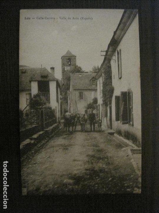 Postales: VALLE DE ARAN - LES - CALLE CARRERA - FOTO M.SOLE - VER REVERSO - (53.049)