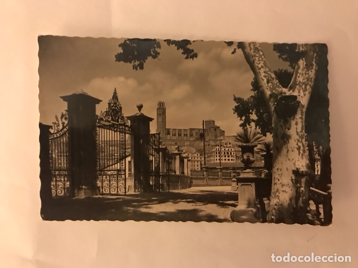 Postales: LERIDA Postal No.1 Campos El&iacute;seos. Puerta Principal. Edita: Garcia Garrabella (h.1950?)
