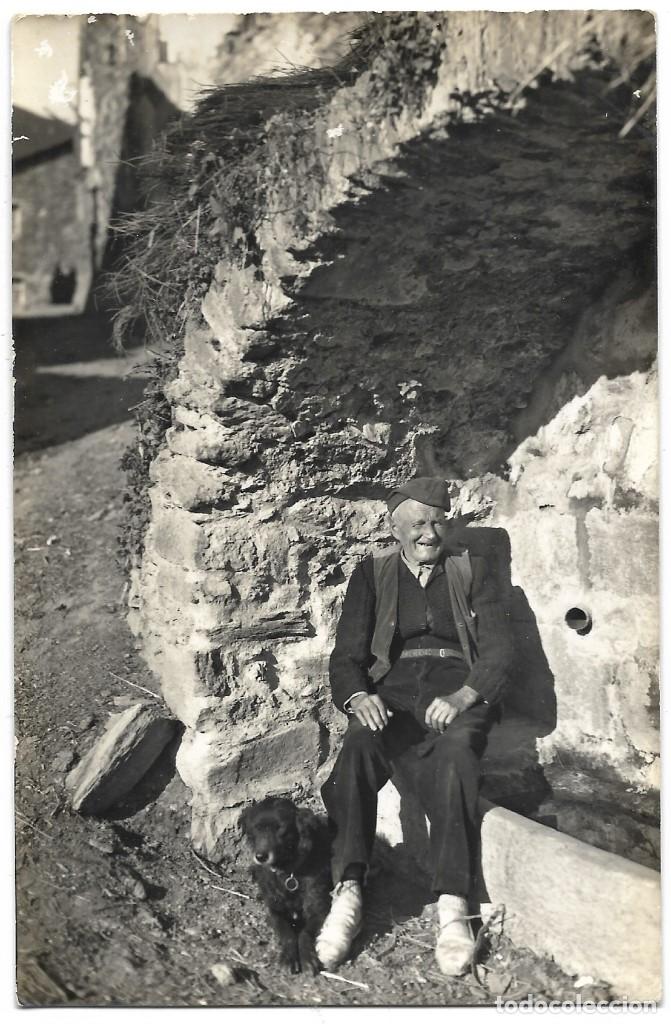 Postales: POSTAL FOTOGRAFICA CARALPS, PIRINEO CATALAN. VIEJO PASTOR. FOTO ALBAREDA 22253. SIN CIRCULAR.