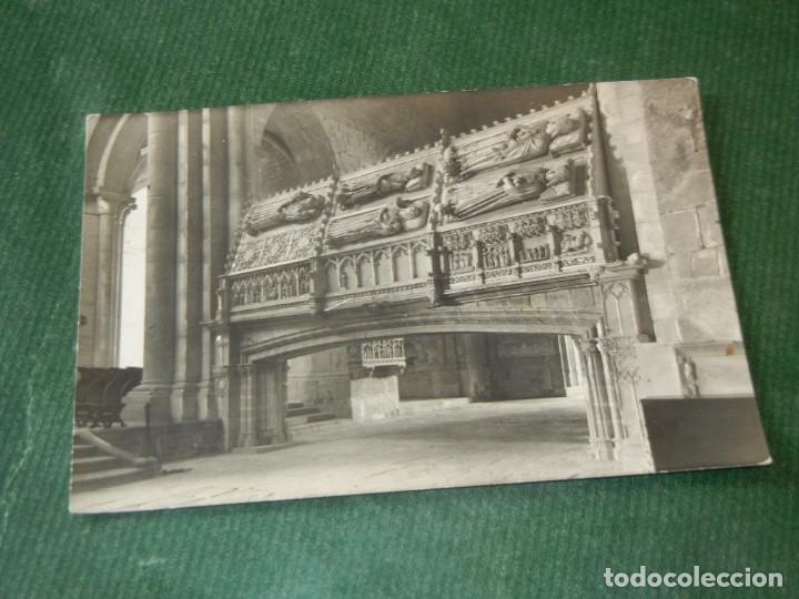 Postales: MONASTERIO DE POBLET - LAS TUMBAS REALES - CLISE PLASENCIA PO 1958