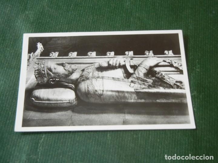 Postales: MONASTERIO DE POBLET - PANTEONES REALES - ESTATUA REY JAIME I DETALLE - FOTO R.CUADRADA