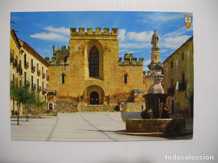 Postales: Monasterio de Santes creus. n.8 Plaza de San Bernardo y Fachada. Ed. Raymond Nueva sin circular
