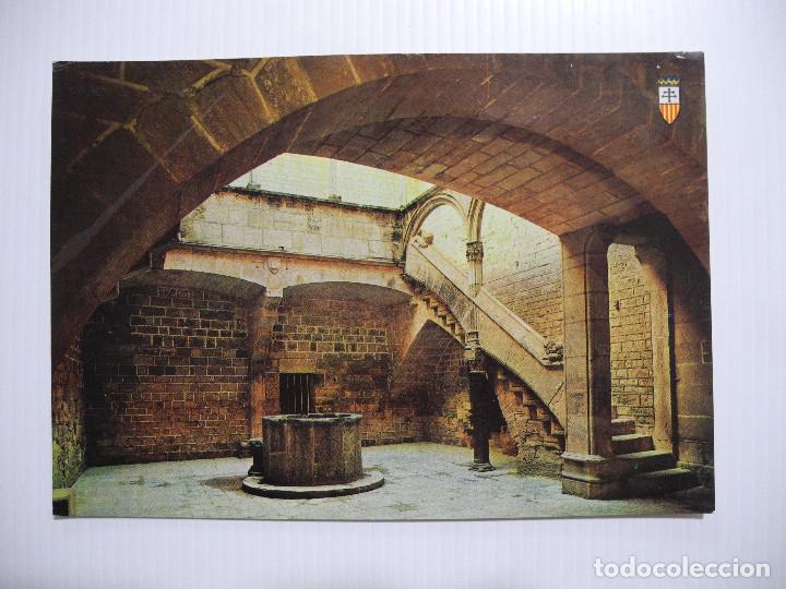 Postales: Monasterio de santes creus 14 Patio y escalera del palacio real. Raymand. Nueva sin circular