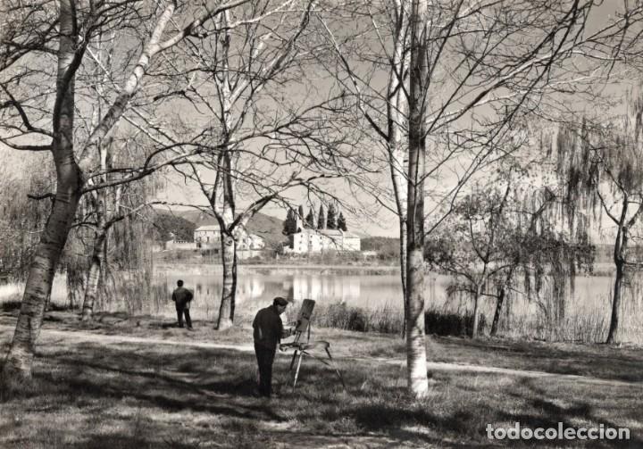 Postales: ba&ntilde;olas. 24 lago y pintor. font - Foto 1