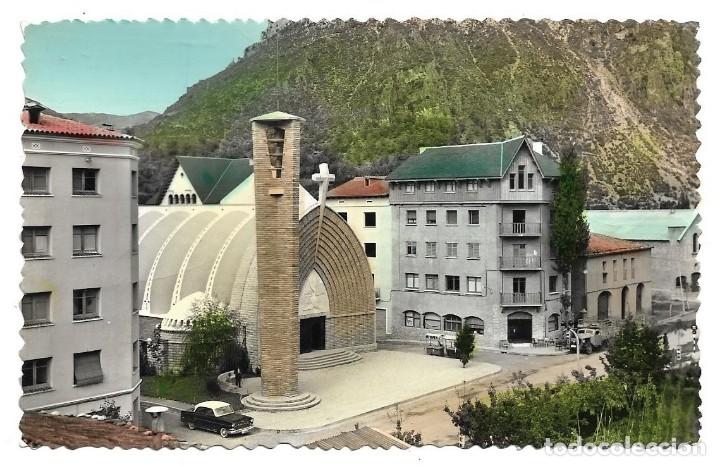 Postales: PONT DE SUERT N&ordm; 27 FACHADA Y PLAZA DE LA IGLESIA .- EDICIONES SICILIA