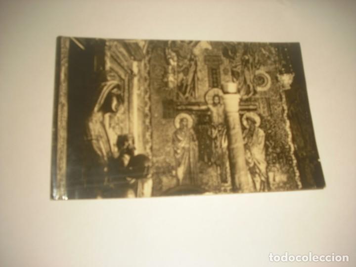 Postkarten: MONTSERRAT 11 . LA VIRGEN EN SU CAMERIN . CYP, CIRCULADA.