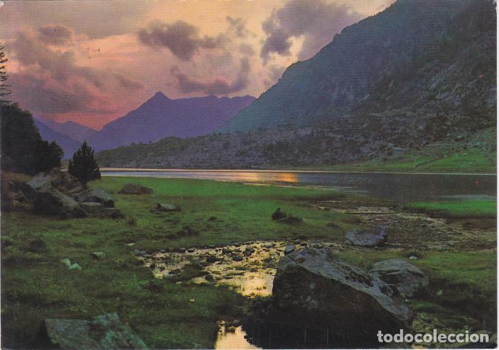Postales: valle de bohi, boi, parque nacional de aigues tortes, atardecer lago llebreta, lerida