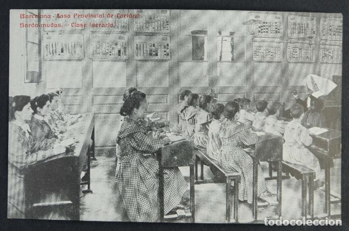 Postales: Postal original-Barcelona, casa provincial de caridad. Sordo-mudas, clase literaria