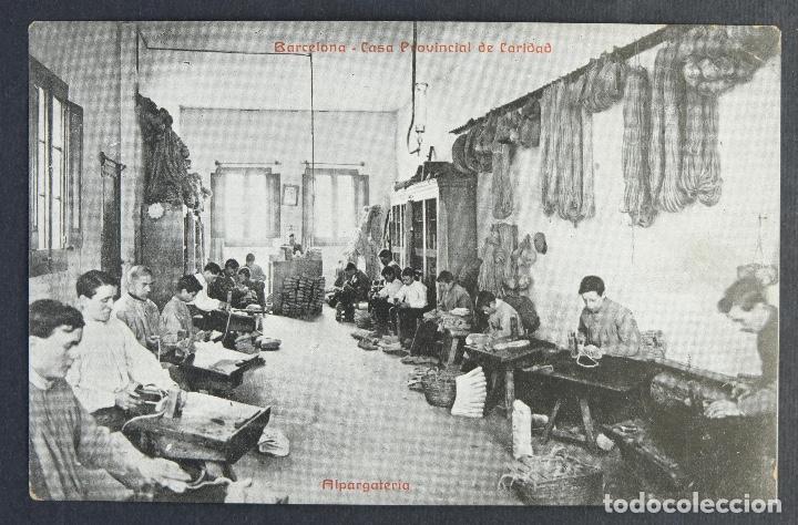 Postales: Postal original-Barcelona, casa provincial de caridad. Alpargater&iacute;a
