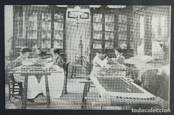 Postales: Postal original-Barcelona, casa provincial de caridad. Bordados y pasamaner&iacute;a