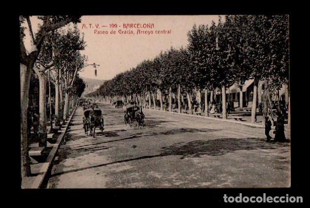 Postkarten: C10-4-10 Postal A.T.V.  199 BARCELONA, PASEO DE GRACIA, VISTA DEL ARROYO CENTRAL, CON CARRUAJES DE C