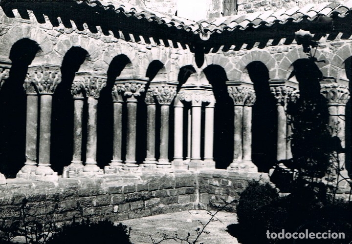 Cartoline: SANTA MARIA DE L'ESTANY, VISTA PARCIAL DEL CLAUSTRO, NO DICE NI EDITOR NI NUMERO