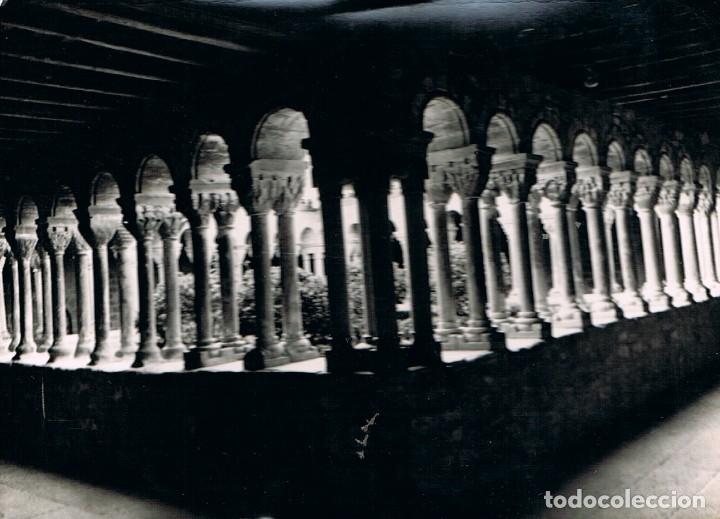 Cartoline: SANTA MARIA DE L'ESTANY, Claustro del siglo XII, Foto Renom
