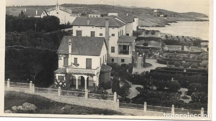Cartes Postales: POSTAL DE VILLANUEVA Y GELTR&Uacute; - CHALETS Y ERMITA DE SAN CRISTOBAL .