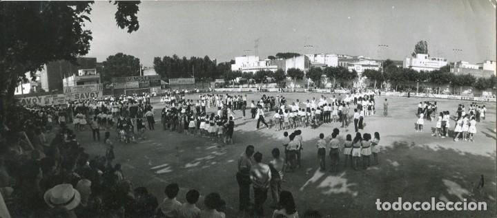 Postales: PALAM&Oacute;S- XXIX CONCURSO DE COLLES SARDANISTES- 6-1972-CAMPO DE FUTBOL-FOTOGR&Aacute;FICA-PANORAMICA- RARA
