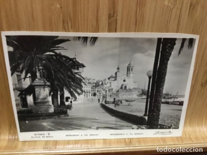 Cartoline: Postal de Sitges.9.platja de moda.monument al greco.zerkowitz.