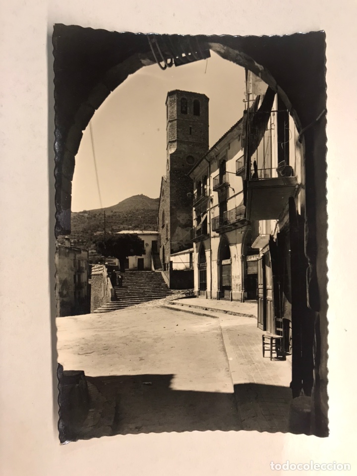 Postales: SORT, Pallars (Lerida) Postal No.245, Iglesia parroquial y Plaza Mayor. Edita: Junta provincial ..