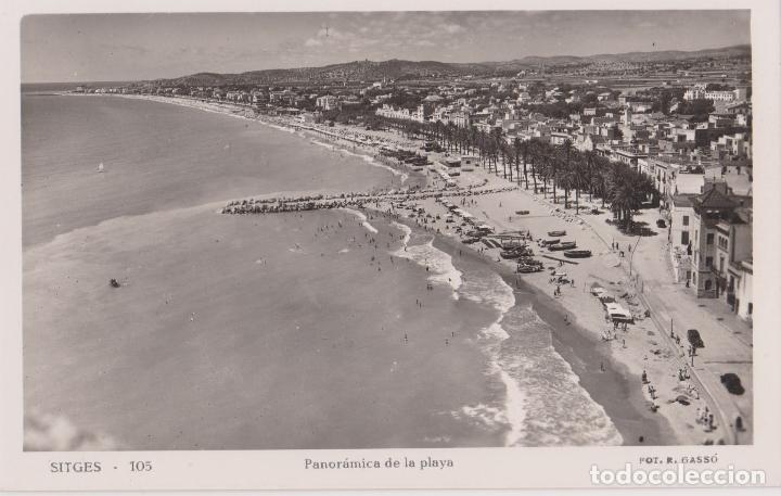 Postales: SITGES, PANOR&Aacute;MICA DE LA PLAYA - FOTO R. GASS&Oacute; N&ordm; 105 - SIN CIRCULAR