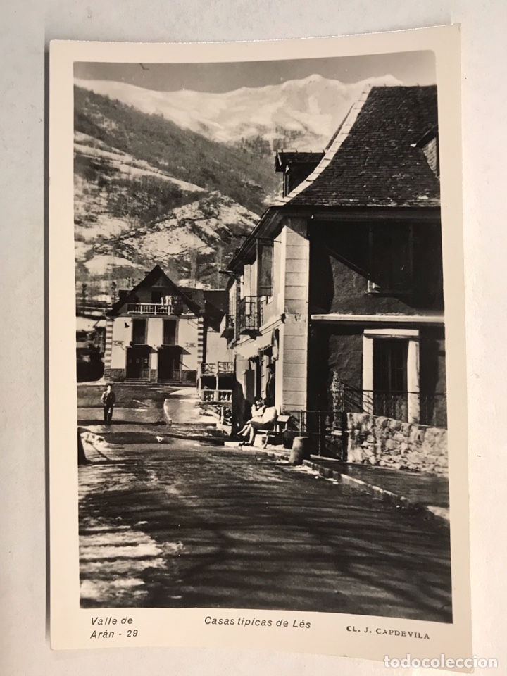 Postales: VALLE DE ARAN (Lerida) Postal No.29, Casas T&iacute;picas de LES. Edita: Juan Capdevila (h.1960?)