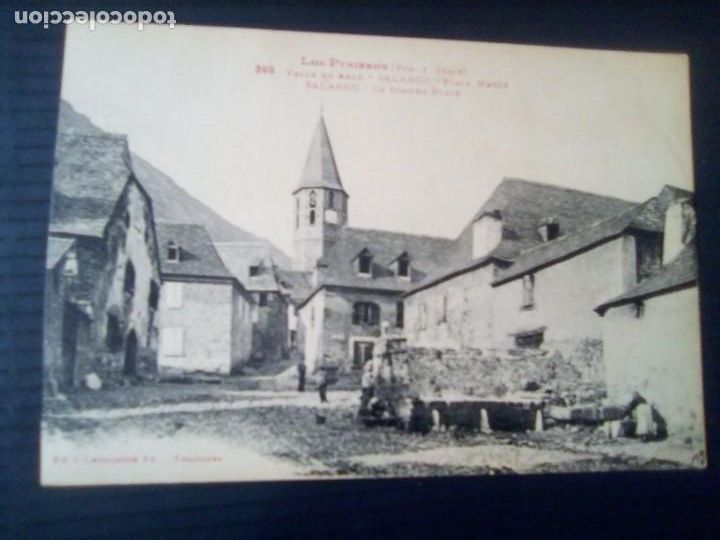 Postales: LOS PIRINEOS (PYR 1 SERIE). 399. VALLE DE ARAN. SALARDU. PLAZA MAYOR. (ED. LABOUCHE).