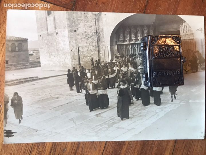 Postales: FOTOGR&Aacute;FICA GERONA. PROCESI&Oacute;N &iquest;CORPUS?. SALIDA DE LA CATEDRAL