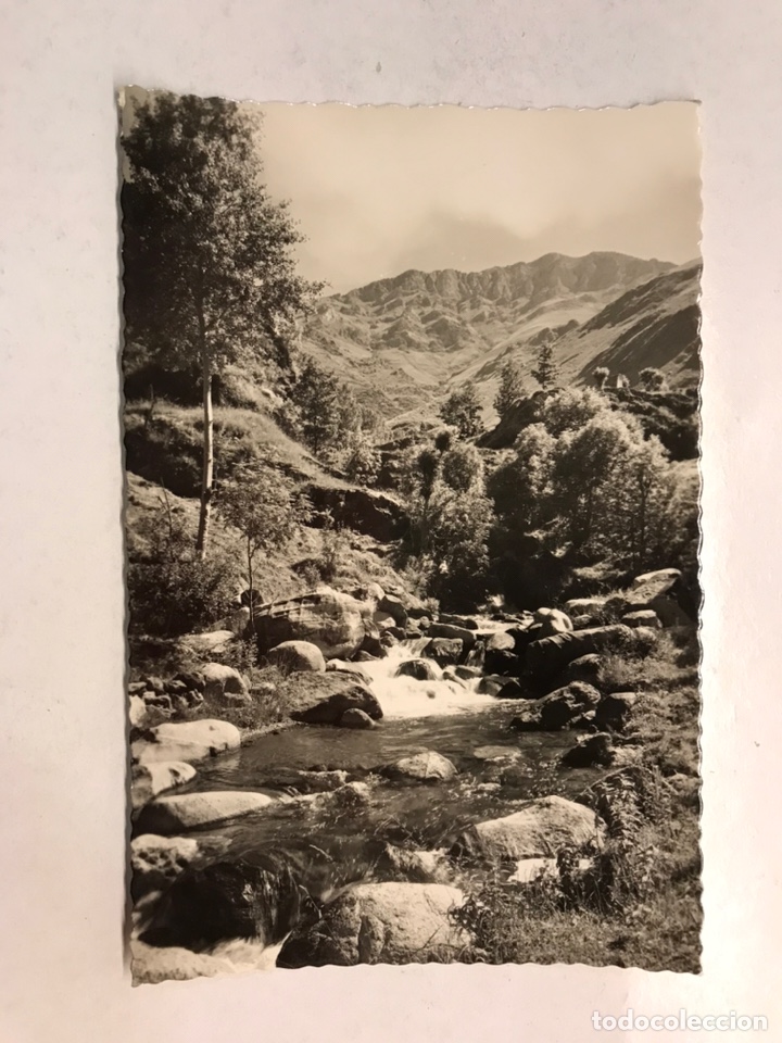 Postales: VALLE DE CAPDELLA (Lerida) Postal No.199, R&iacute;o Flamisell. Al fondo, el Montseny (h.1960?)