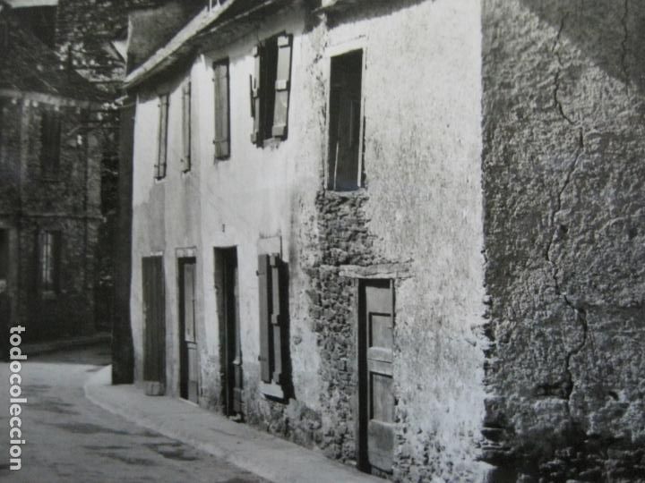Postales: VALLE DE ARAN-LES-CALLE TIPICA Y CAMPANARIO-POSTAL ANTIGUA-(71.950)