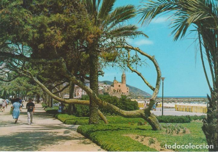 Postales: (113) SITGES. PASEO Y JARDINES ... SIN CIRCULAR - Foto 1