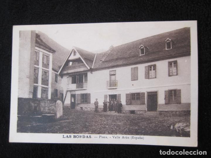 Postales: VALLE DE ARAN-LAS BORDAS-PLAZA-FOTO M.SOLE-POSTAL ANTIGUA-(77.888)