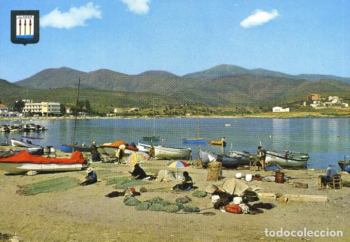 Postais: m01946 Port De Llan&ccedil;a - Vista Parcial De La Playa 1967 - Escudo De Oro N&ordm;3091 remendando redes
