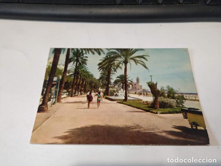 Postales: GARRAF - POSTAL SITGES - PASEO E IGLESIA - Foto 1