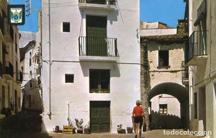 Cartoline: m03286 Cadaques Sa Plassa 1967 Escudo De Oro N&ordm;3083