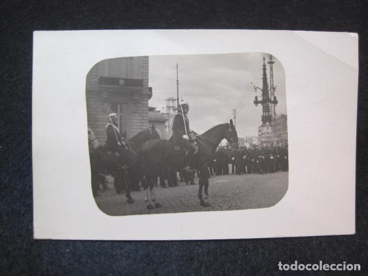 Postcards: BARCELONA-DESFILE MILITAR-FOTOGRAFICA-POSTAL ANTIGUA-(81.451)