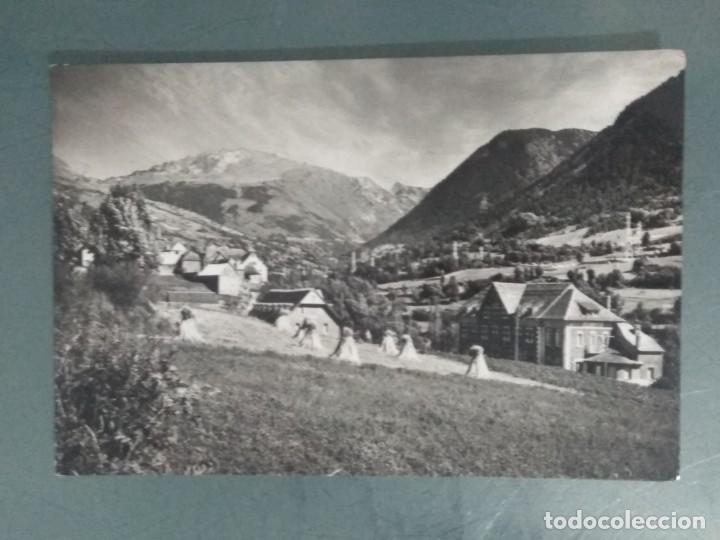 Postales: POSTAL VALLE DE ARAN. SALARD&Uacute;. VISTA PARCIAL Y HOTELES LA CREU. SERIE I. 1952.