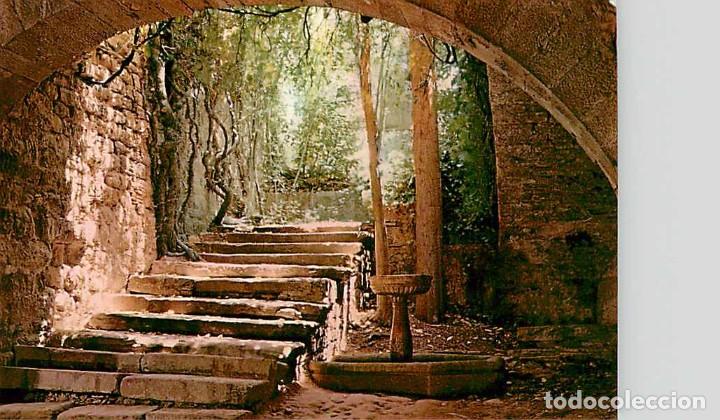 Postcards: m07440 Sant Benet De Bages Escalera interior y fuente llobet n&ordm;5