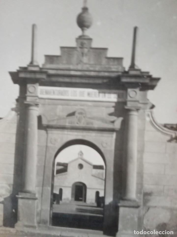 Postales: Igualada.Entrada al cementiri. - Foto 2