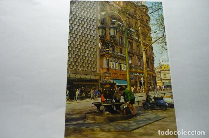 Postales: postal barcelona.-ramblas fuente canaletas vespa
