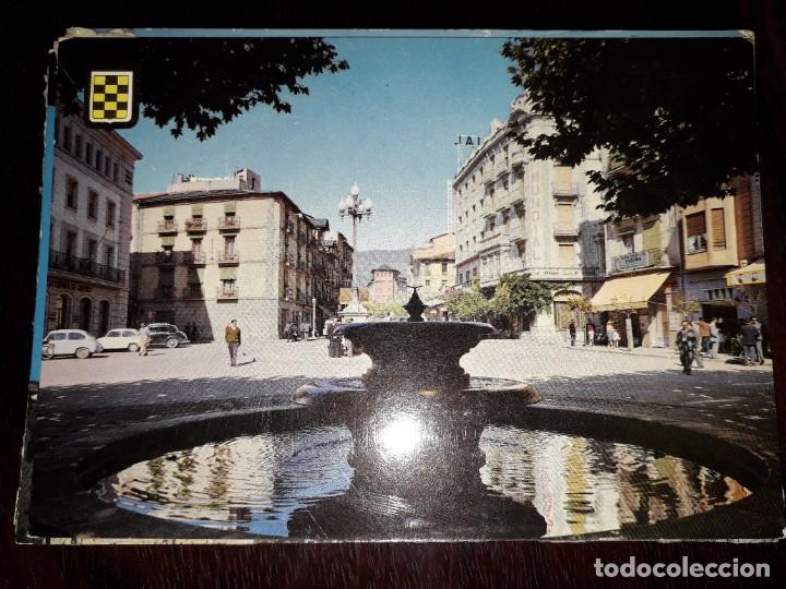 Cartoline: N&ordm; 5874 POSTAL SEO DE URGEL LERIDA PLAZA DE LOS CAIDOS Y SURTIDOR