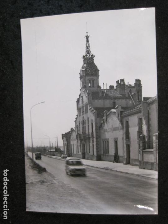 Postales: LES FRANQUESES DEL VALLES-CASA CONSISTORIAL Y ESCUELAS-FOTO PEREZ REUS-5072-POSTAL ANTIGUA-(84.892)