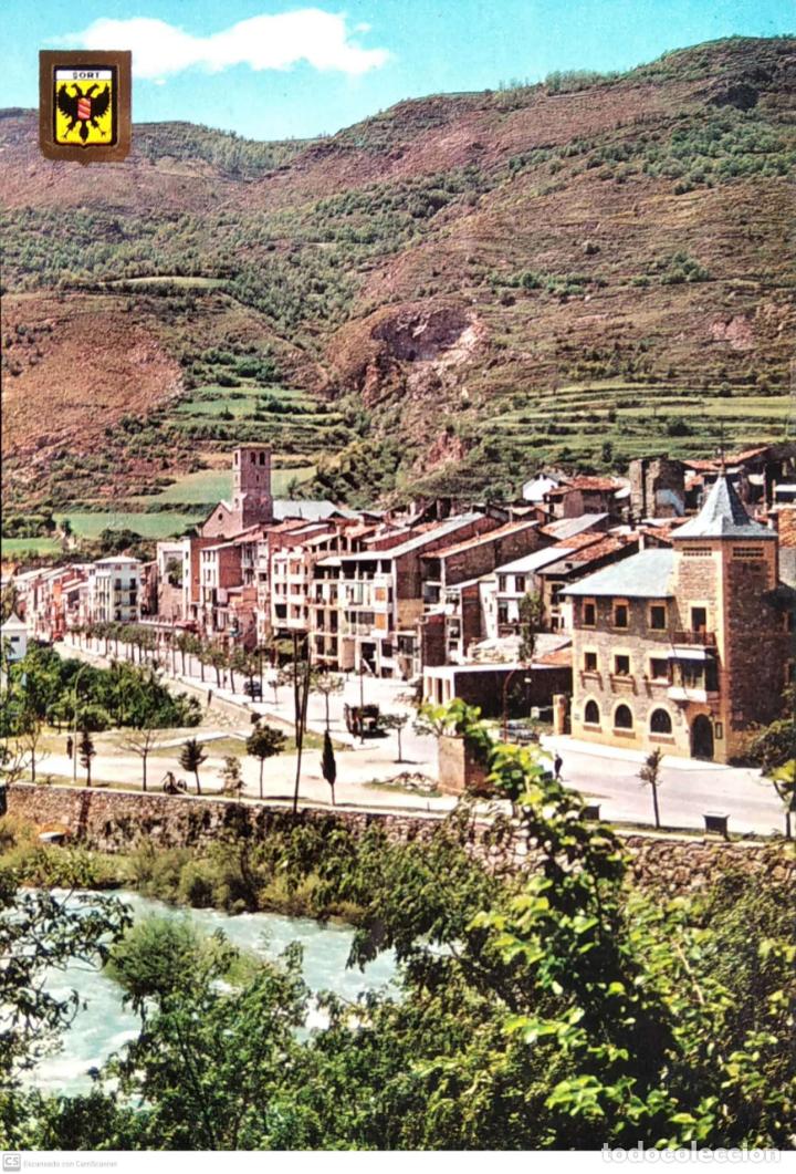 Postales: El Pallars. 963 Vista parcial del pueblo de Sort. Escudo de Oro. Nueva. Color