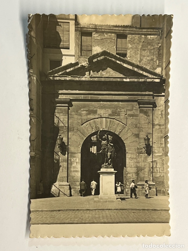 Postales: LERIDA, Postal animada No 18, Arco del Puente y Monumento a Mendivil y Mandonio (a.1953)