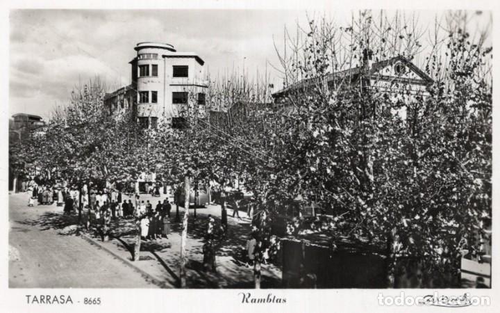 Postales: Tarrasa. 8665 Ramblas. Zerkowitz - Foto 1