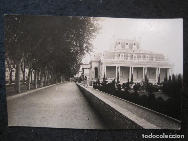 Postales: OLOT-CARRER DE BARCELONA-FOTOGRAFIA ANTIGUA-ARCHIVO ROISIN-(88.587)