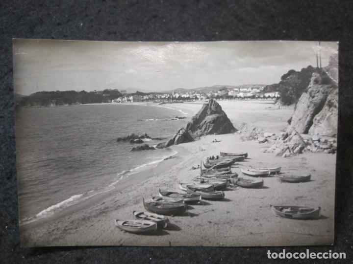 Postales: LLORET DE MAR-DESDE LA CALETA-FOTOGRAFIA ANTIGUA-ARCHIVO ROISIN-(88.760)