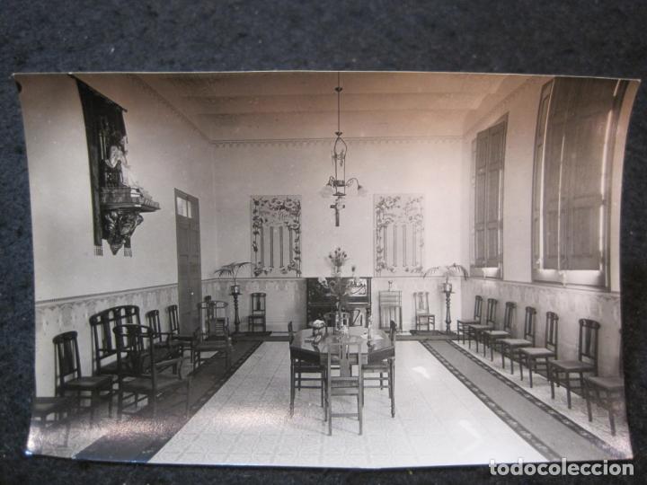 Postcards: ARENYS DE MAR-COLEGIO DE LA PRESENTACION-SALON-FOTOGRAFIA ANTIGUA-ARCHIVO ROISIN-(88.810)